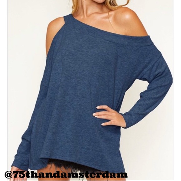 Tops - Blue One Shoulder Sweatshirt! 💙🖤💙